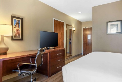Comfort Inn & Suites At CrossPlex Village - image 27