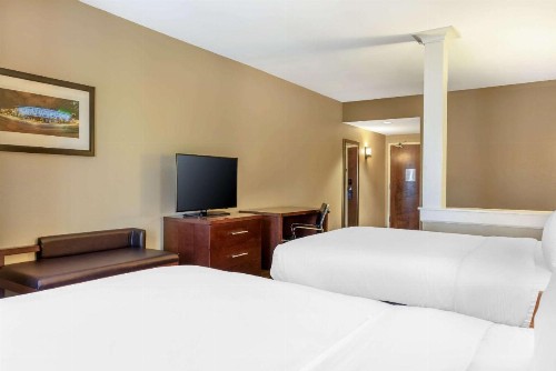 Comfort Inn & Suites At CrossPlex Village - image 28