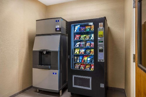 Comfort Inn & Suites At CrossPlex Village - image 36