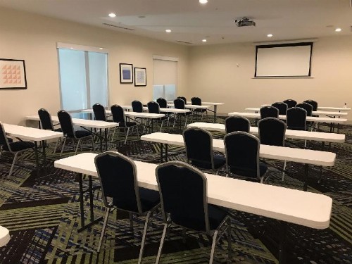 Holiday Inn Express & Suites - Birmingham - Homewood - image 3