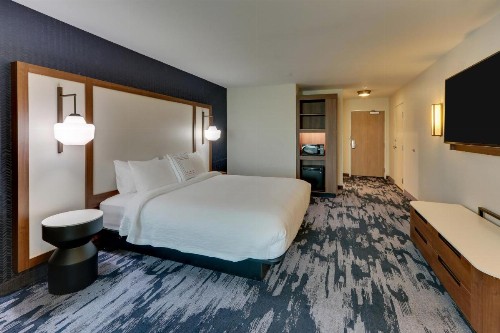 Fairfield Inn & Suites by Marriott Birmingham Downtown - image 2