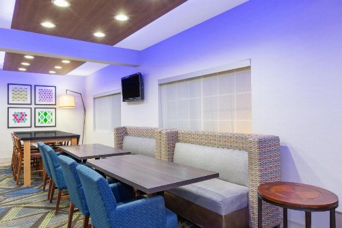 Holiday Inn Express Hotel & Suites Bishop an IHG Hotel - image 25