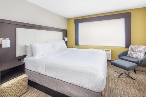 Holiday Inn Express Hotel & Suites Bishop an IHG Hotel - image 35