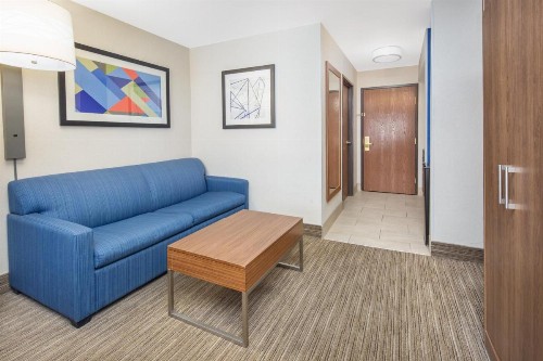 Holiday Inn Express Hotel & Suites Bishop an IHG Hotel - image 41