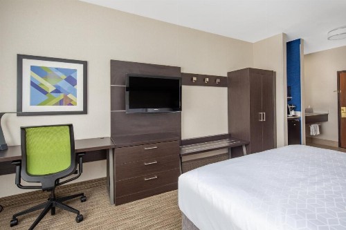 Holiday Inn Express Hotel & Suites Bishop an IHG Hotel - image 47