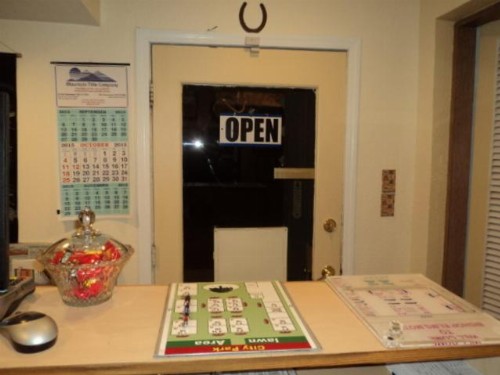 Bishop Elms Motel - image 25