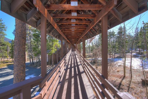 Dory Lakes Cabin - image 12