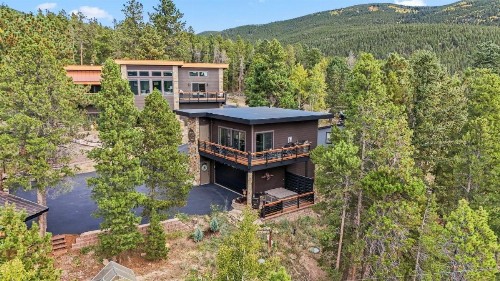 Treehouse 1BR with Hot Tub home - image 10