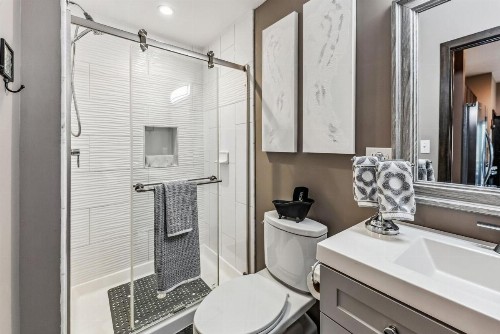 Treehouse 1BR with Hot Tub home - image 19
