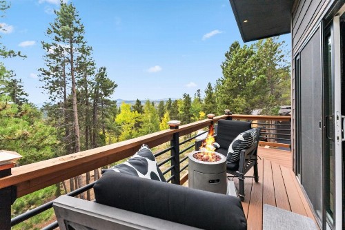 Treehouse 1BR with Hot Tub home - image 24