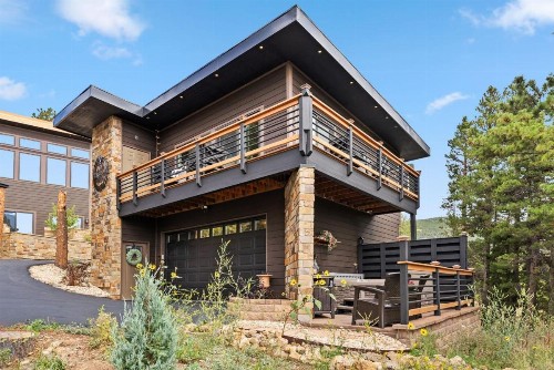 Treehouse 1BR with Hot Tub home - image 6