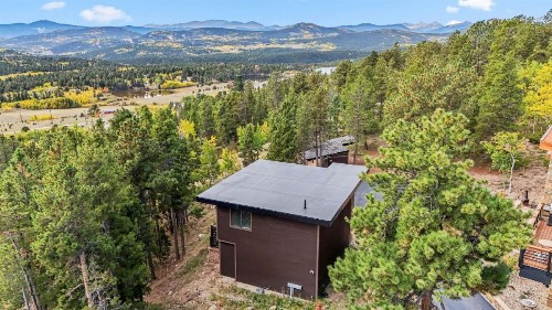 Treehouse 1BR with Hot Tub home - image 7