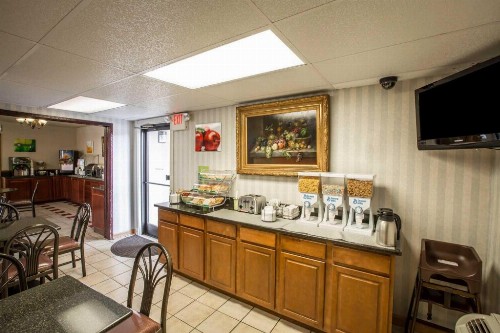 Quality Inn Black Mountain - image 10