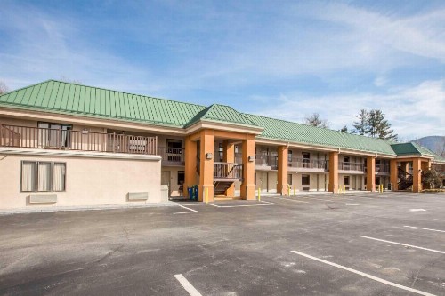 Quality Inn Black Mountain - image 20