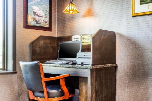Quality Inn Black Mountain - image 25