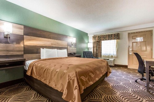 Quality Inn Black Mountain - image 29