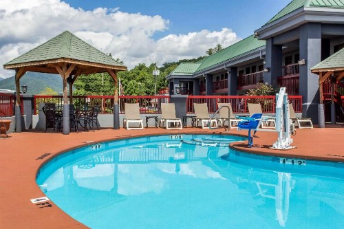 Quality Inn Black Mountain - image 3
