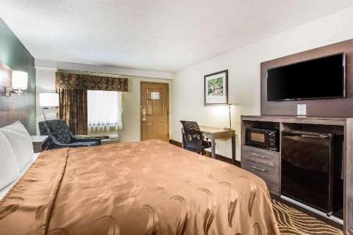 Quality Inn Black Mountain - image 33
