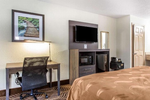 Quality Inn Black Mountain - image 34