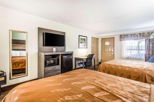 Quality Inn Black Mountain - image 35