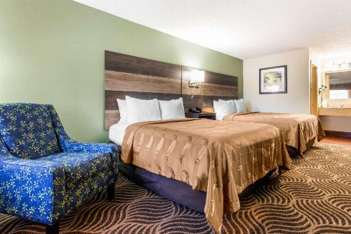 Quality Inn Black Mountain - image 36