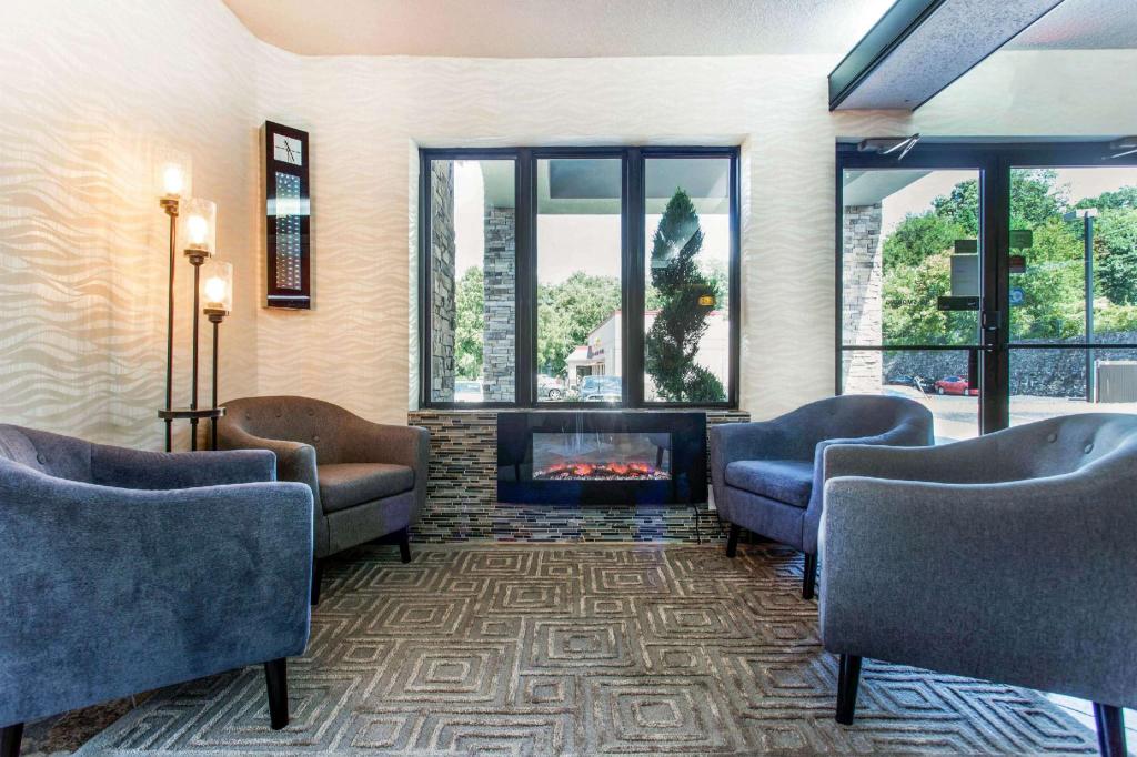 Quality Inn Black Mountain - image 4