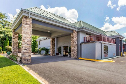 Quality Inn Black Mountain - image 9