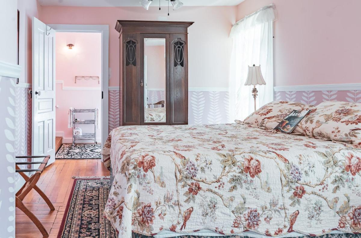 Black Mountain Inn - main image