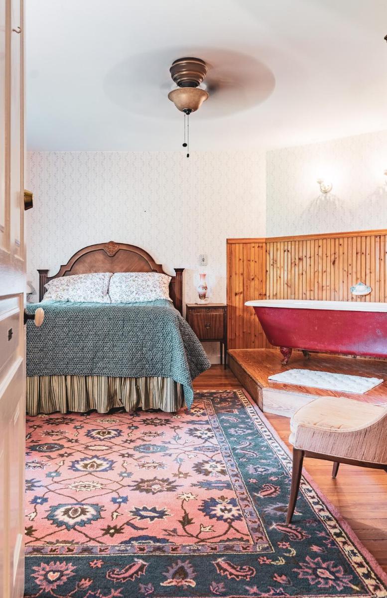 Black Mountain Inn - image 3