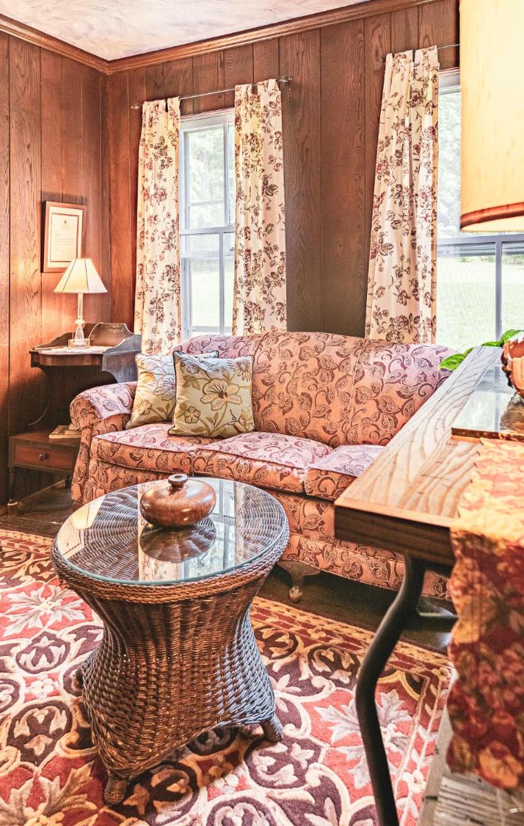 Black Mountain Inn - image 5