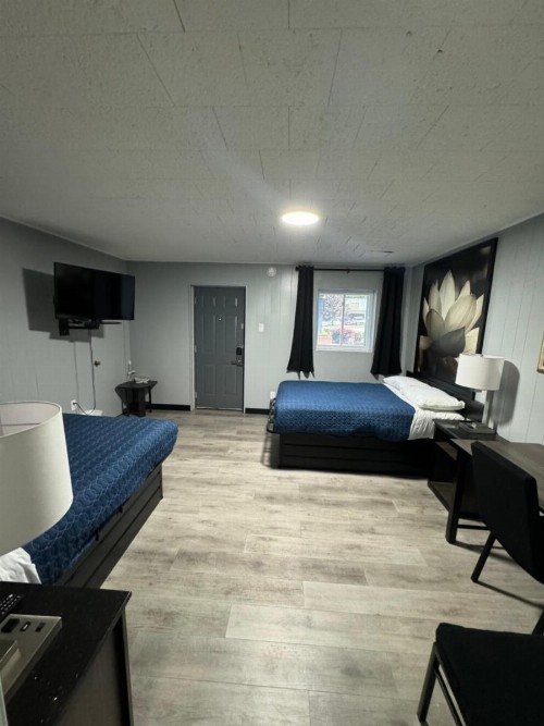 Acorn Motel - Black Mountain - image 16