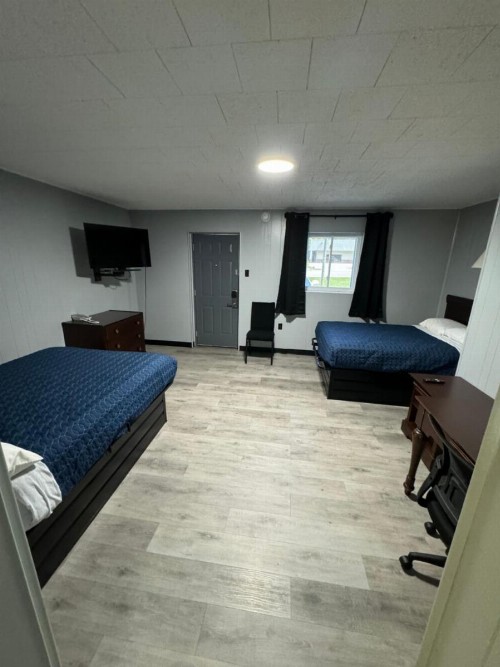 Acorn Motel - Black Mountain - image 7