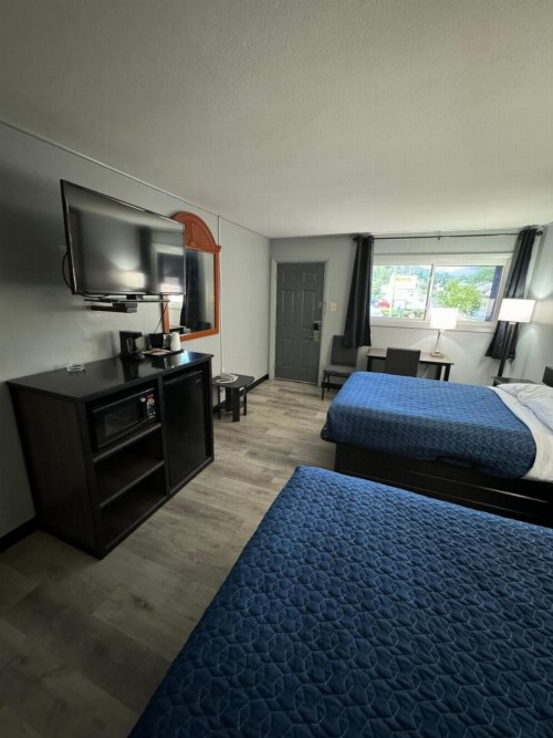 Acorn Motel - Black Mountain - image 8
