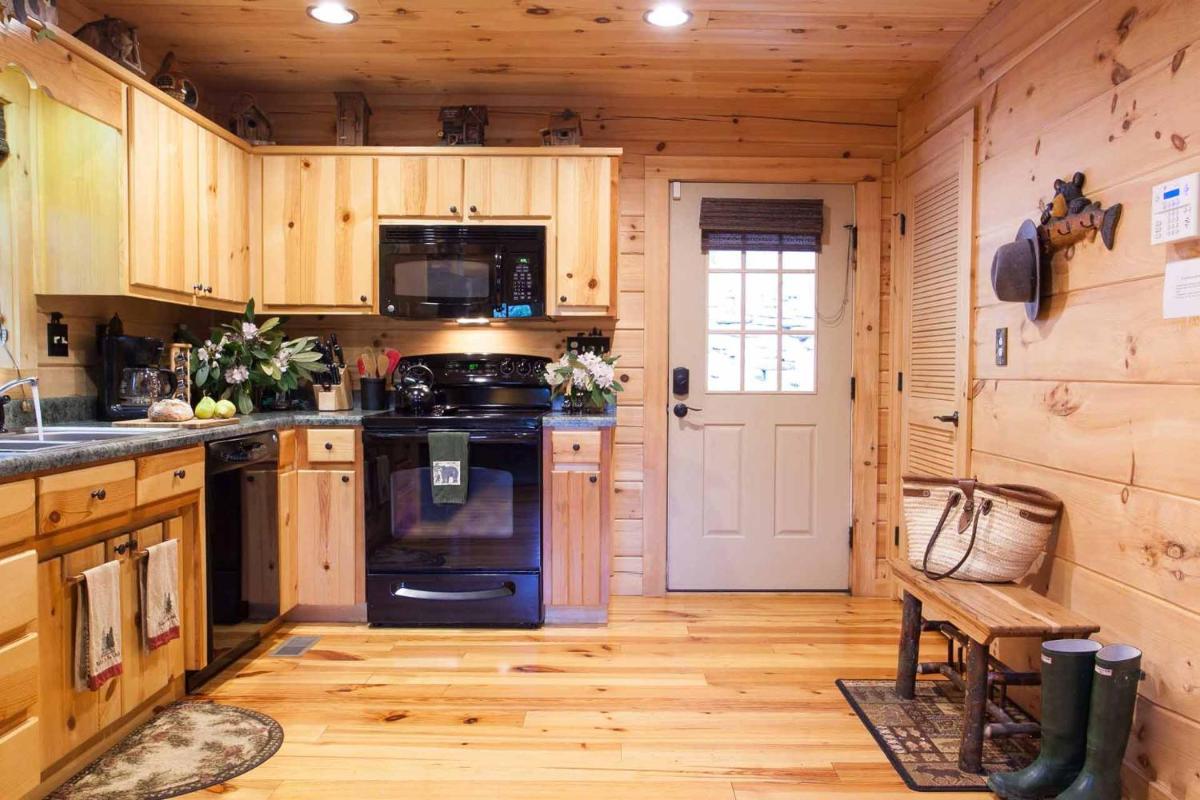Blue Bear Cabin - image 6