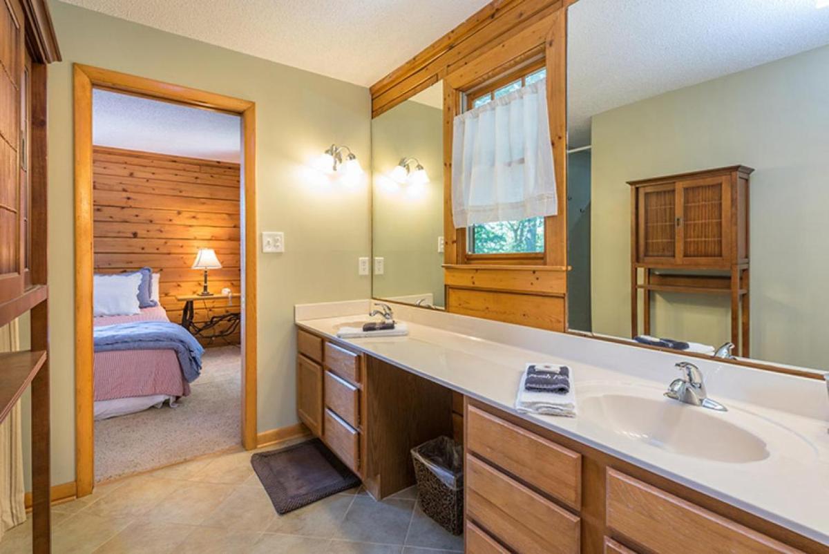 Sterling Retreat - image 6