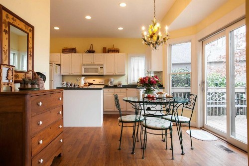 Red Plum Town Home - image 11