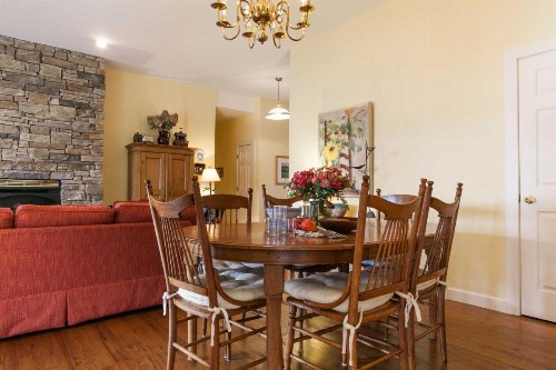 Red Plum Town Home - image 8