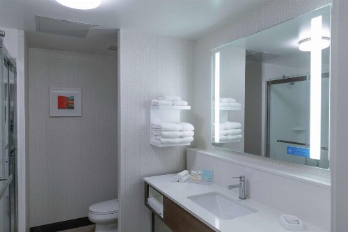 Hampton Inn Black Mountain - image 17