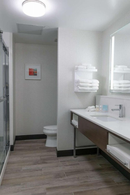 Hampton Inn Black Mountain - image 18