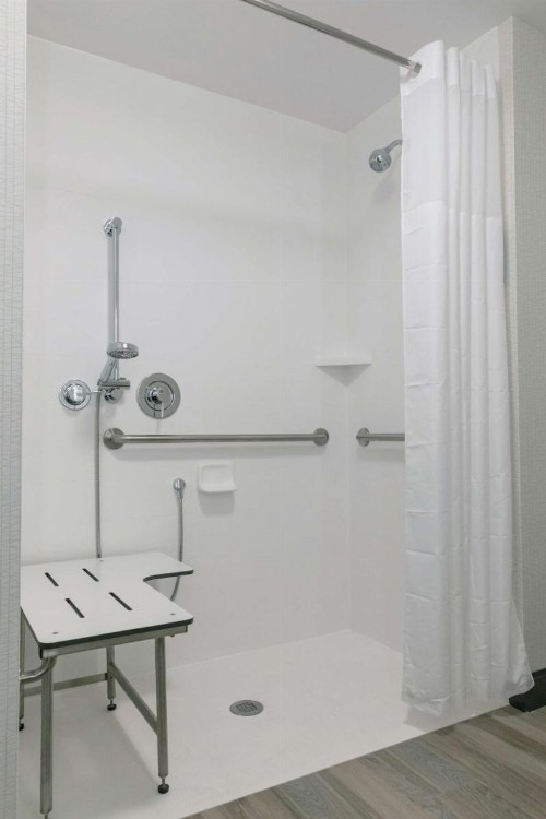 Hampton Inn Black Mountain - image 19