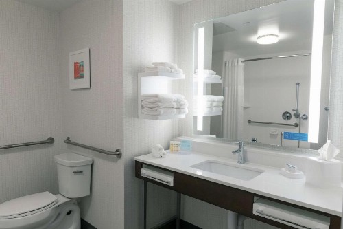 Hampton Inn Black Mountain - image 22