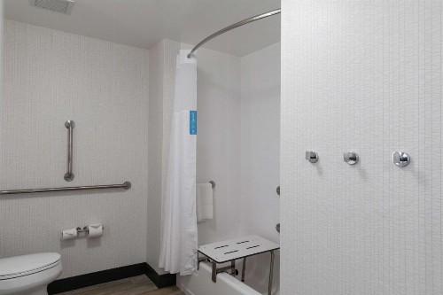 Hampton Inn Black Mountain - image 7