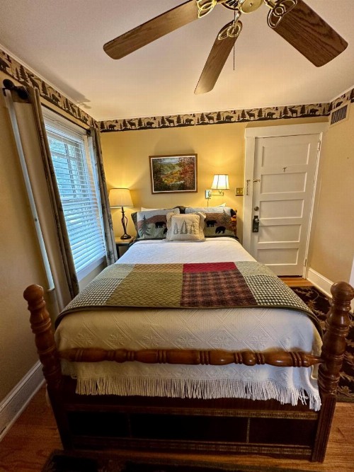 Red Rocker Inn - image 10