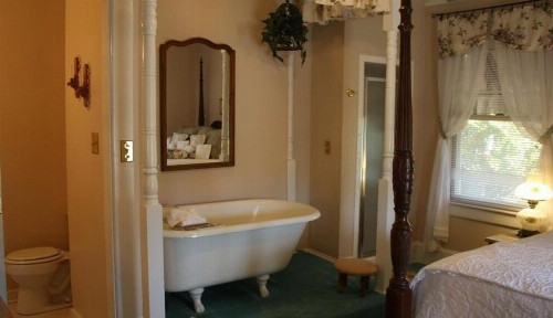 Red Rocker Inn - image 20