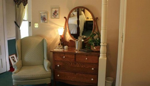 Red Rocker Inn - image 22
