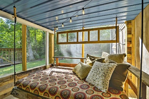 Fox Hollow Beautiful Black Mountain Apartment! - image 2