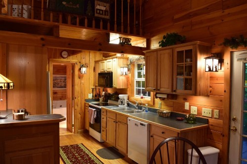 Lilac Cottage - Cozy 2 Bedroom Cabin with Kitchen - image 10