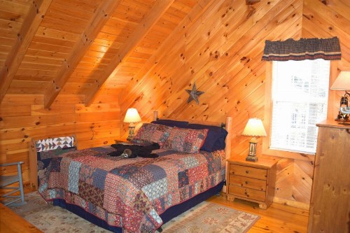 Lilac Cottage - Cozy 2 Bedroom Cabin with Kitchen - image 6