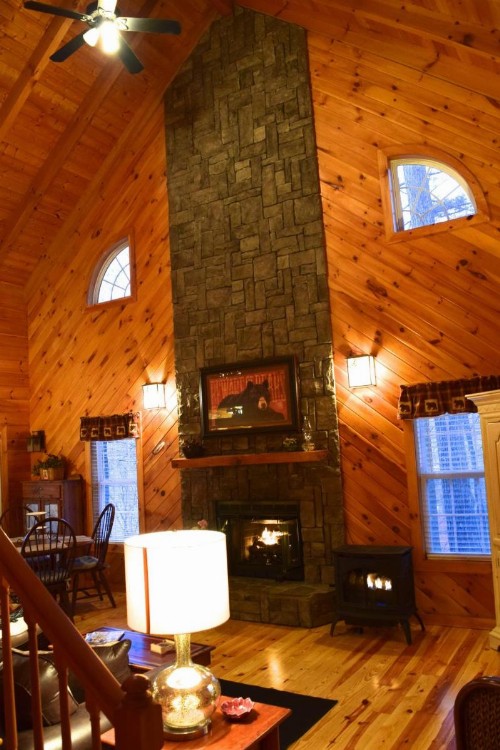 Lilac Cottage - Cozy 2 Bedroom Cabin with Kitchen - image 7