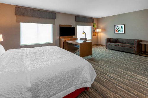 Hampton Inn & Suites Bloomfield Hills Detroit - image 22